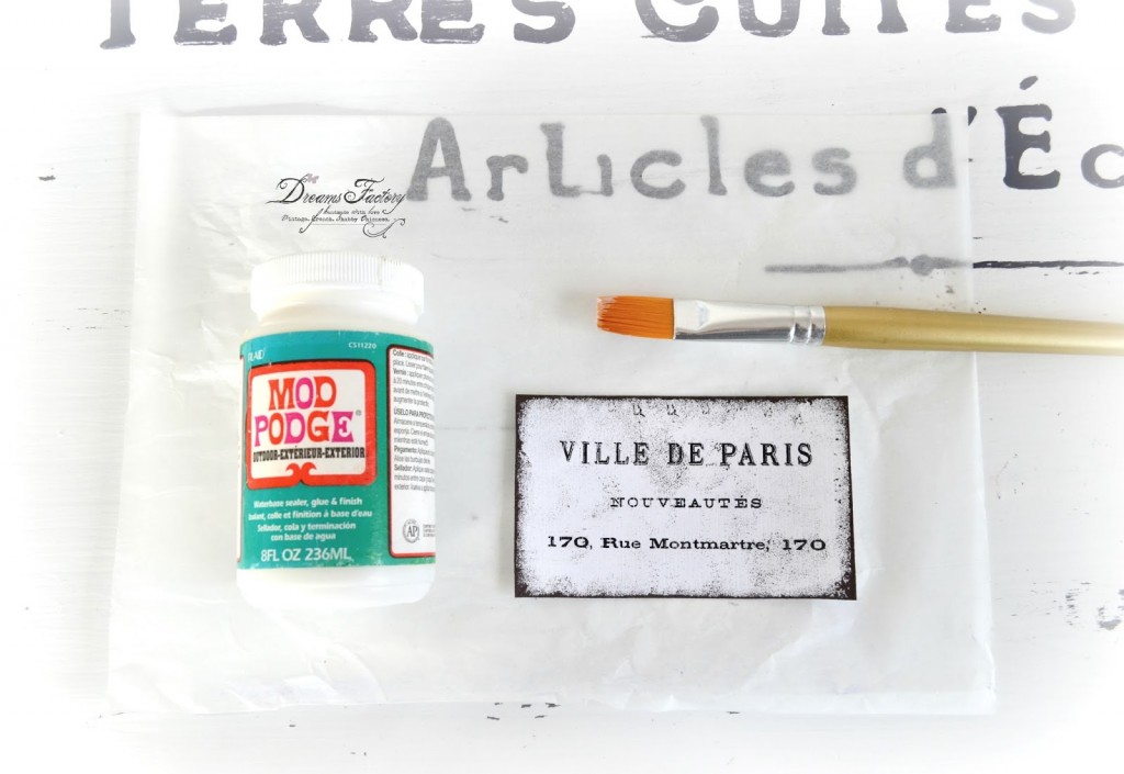 DIY: Vintage enamel milk jug with distressed and waterproofed French labels