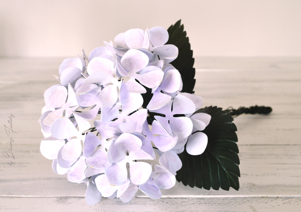 Make these delicate paper hydrangeas for your home and enjoy them all year long and learn how to French revamp any pitcher in just 5 minutes - by Dreams Factory